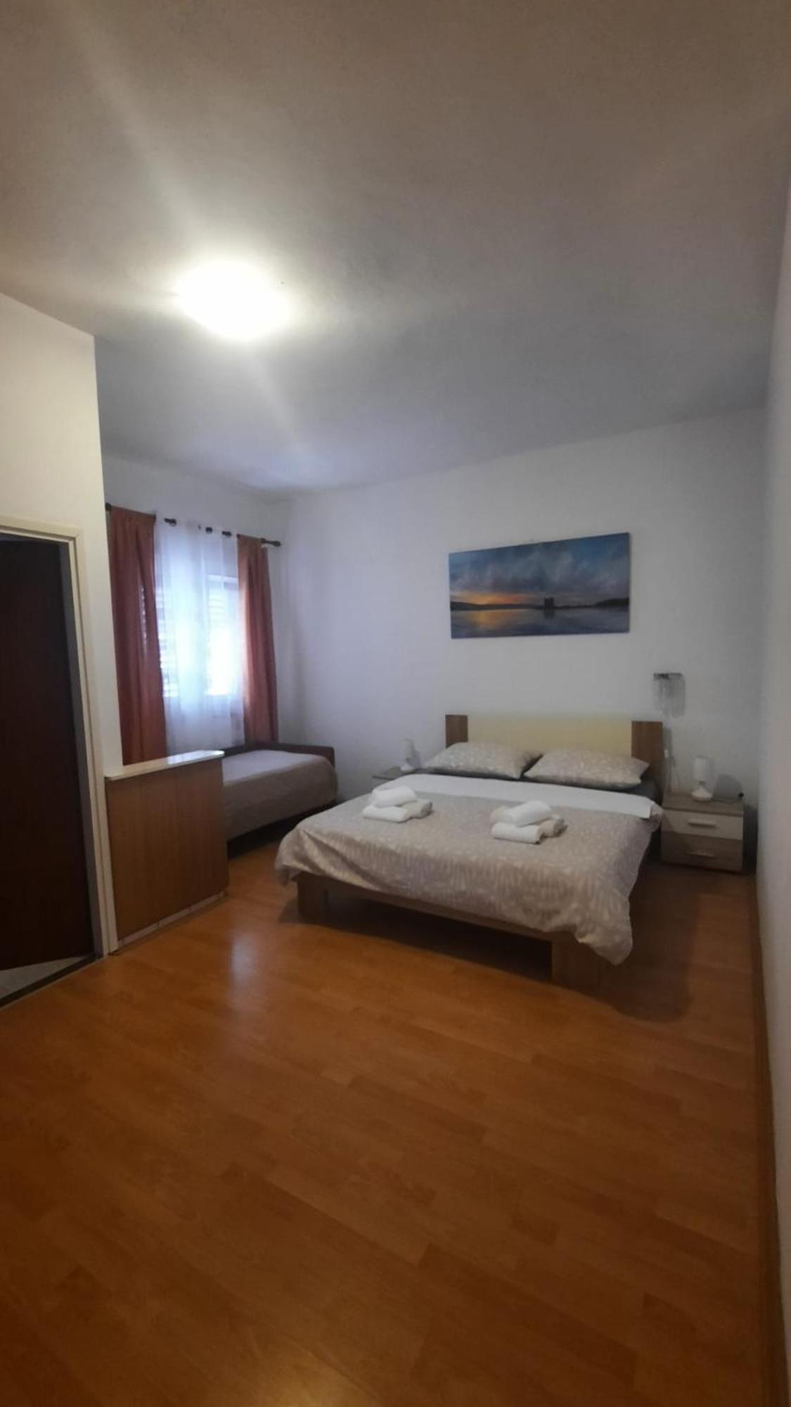 Apartmani Tinka Стариград-Паклениця Екстер'єр фото
